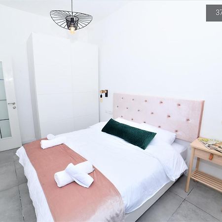 Yalarent La Mera- Suits Hotel With Sea Of Galilee Views 티베리아 외부 사진